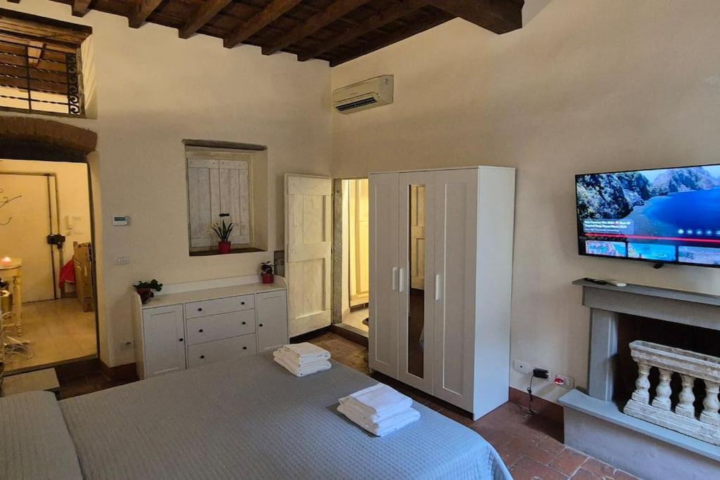 Borgo San Frediano Hideaway Apartment Флоренция Екстериор снимка